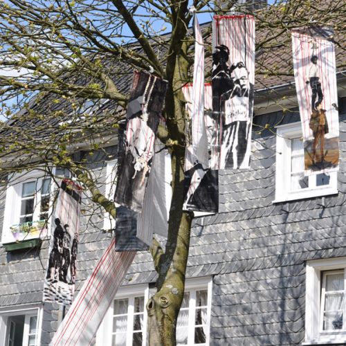 Hanging Tree – Künstler zeigen Flagge – Kulturmorgen Solingen 2016